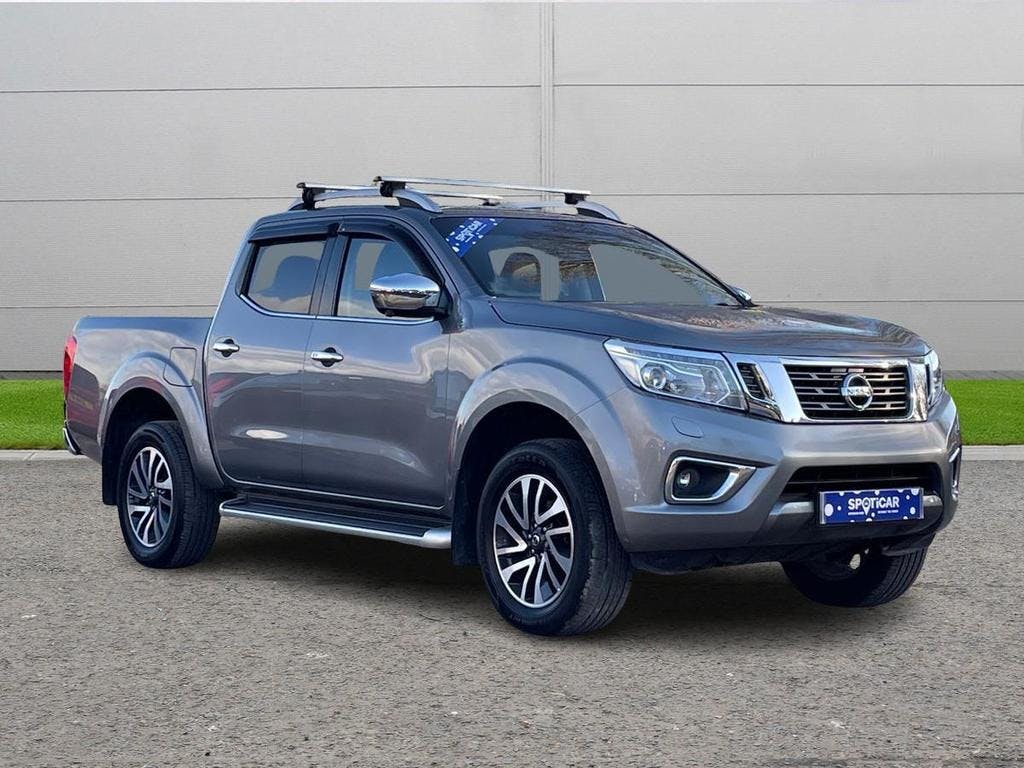 Grey Nissan Navara 2.3 DCi Tekna 4wd Euro 6 (s/s) 4dr 2018