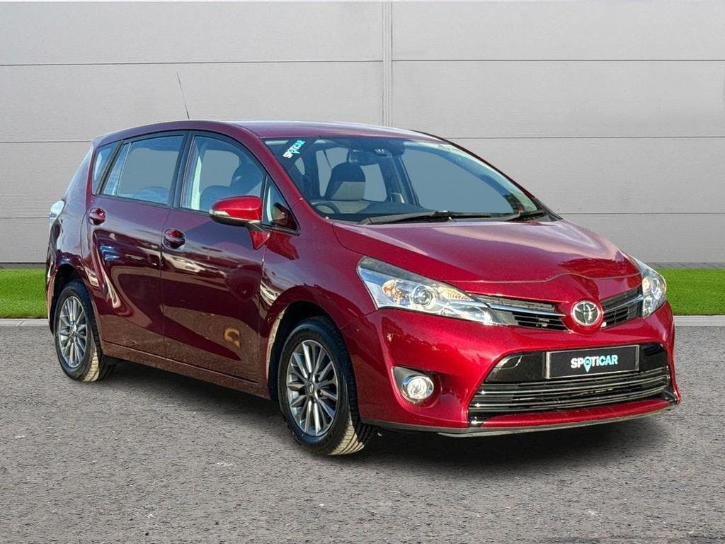 Red Toyota Verso 1.6 V-matic Icon Euro 6 5dr (7 Seat) 2018