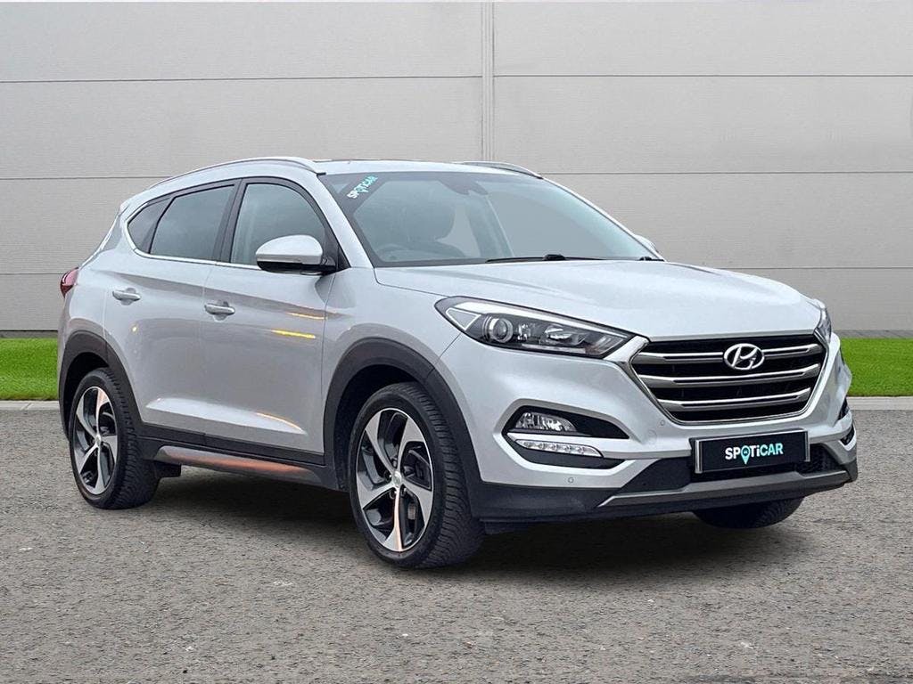 Silver Hyundai Tucson 2.0 CRDi Premium Auto 4wd Euro 6 5dr 2017