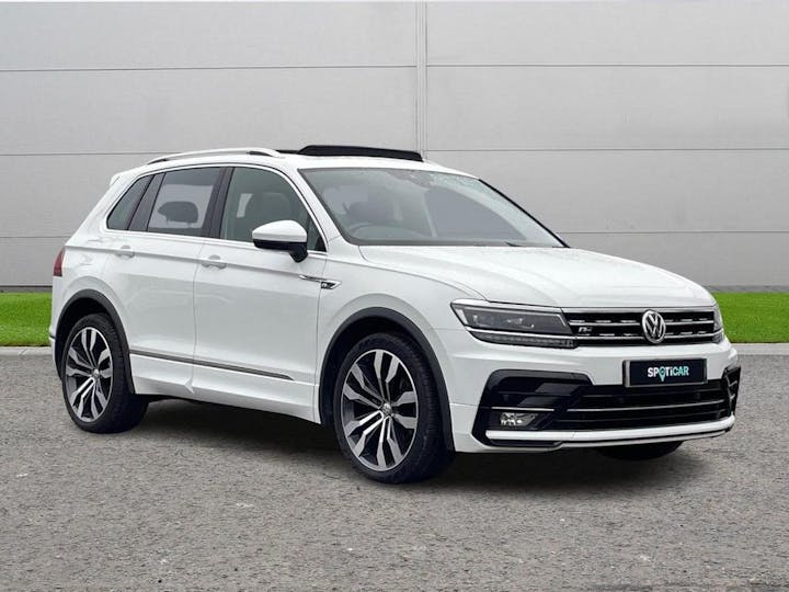 White Volkswagen Tiguan 2.0 TDI R-line DSG Euro 6 (s/s) 5dr 2018