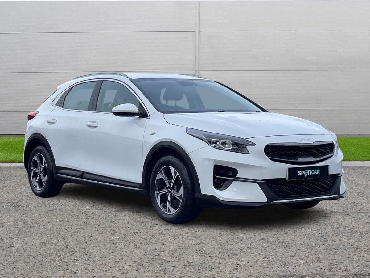 White Kia Xceed 1.0 T-gdi 2 Euro 6 (s/s) 5dr 2022