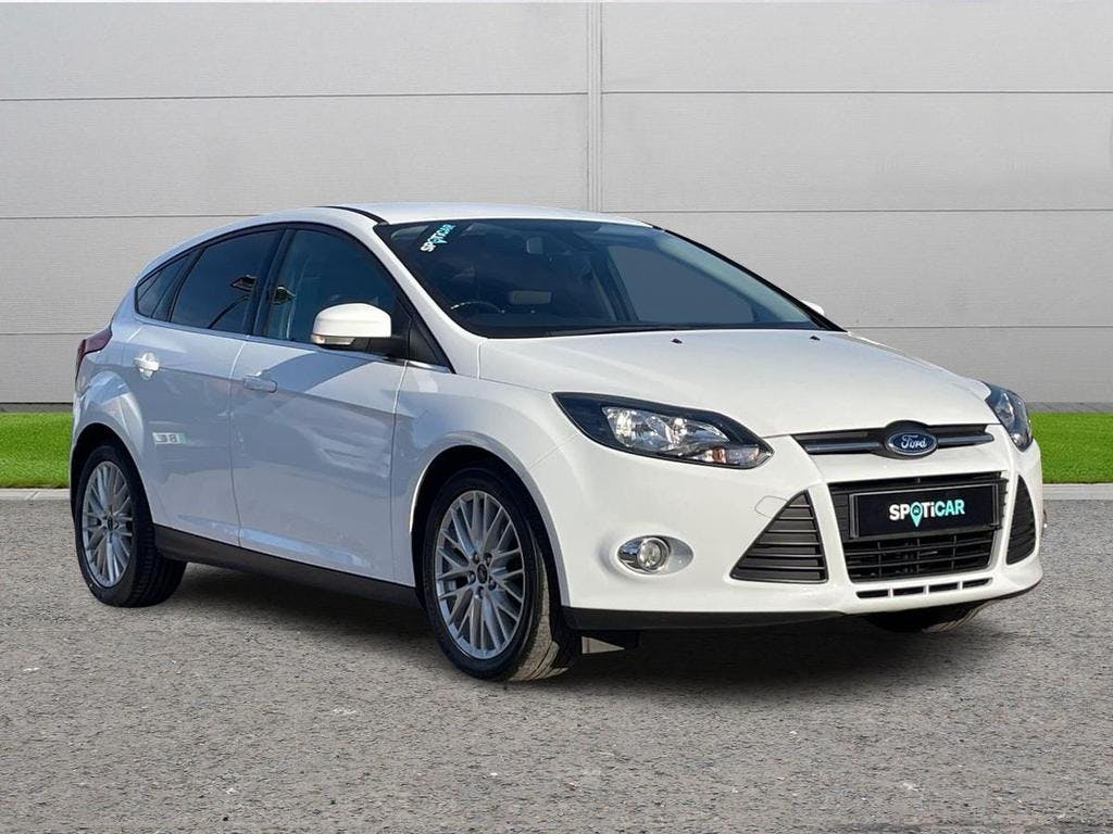 White Ford Focus 1.0t Ecoboost Zetec Navigator Euro 5 (s/s) 5dr 2014