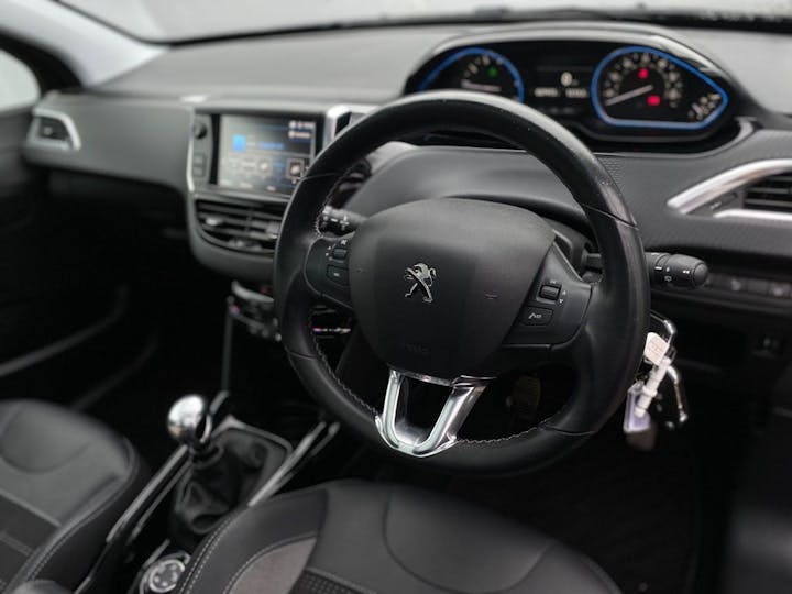 Black Peugeot 2008 Puretech S/S Allure Premium 2019
