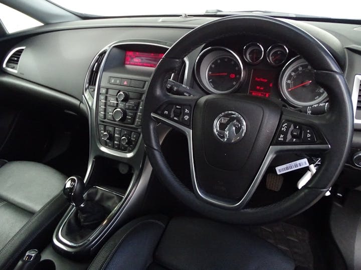 Blue Vauxhall Astra 1.6 16V Elite Euro 5 5dr 2014