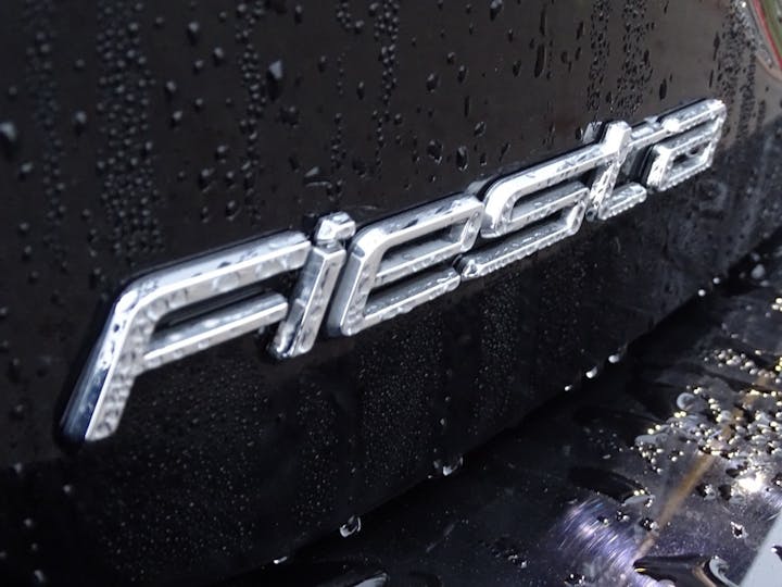 Black Ford Fiesta Zetec 2019