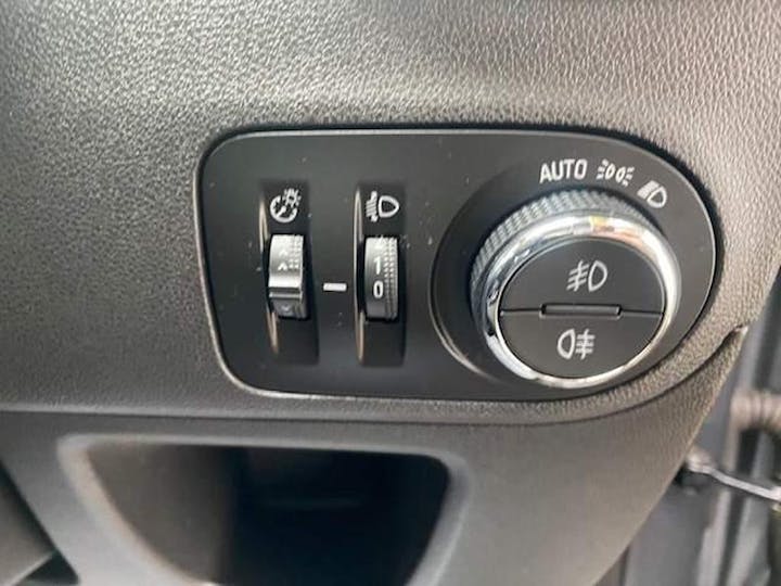 Grey Vauxhall Crossland X 1.2 Turbo Ecotec Gpf SE Euro 6 (s/s) 5dr 2019