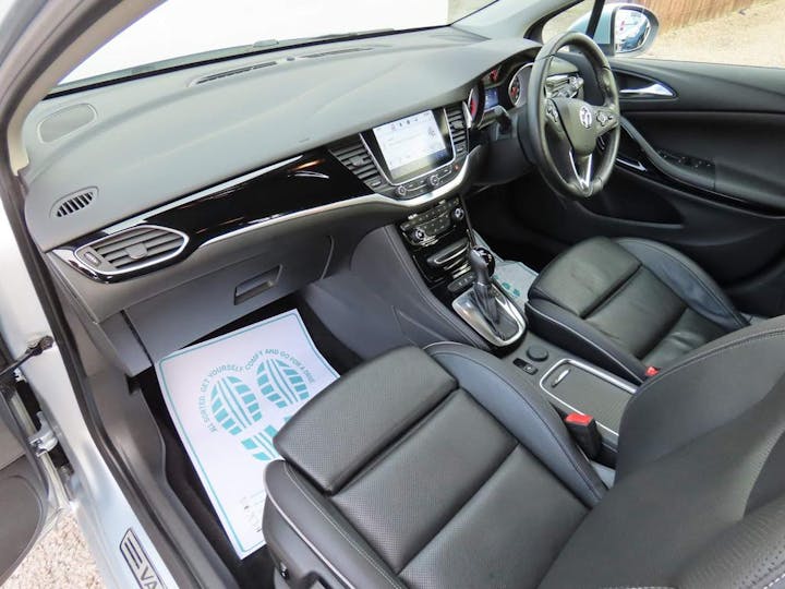 Silver Vauxhall Astra 1.4i Turbo Elite Nav Auto Euro 6 (s/s) 5dr 2016