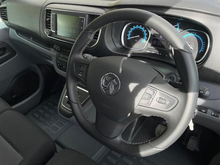  Vauxhall Vivaro E 3100 75kwh Elite Auto L2 H1 6dr (7.4kw Charger) 2022