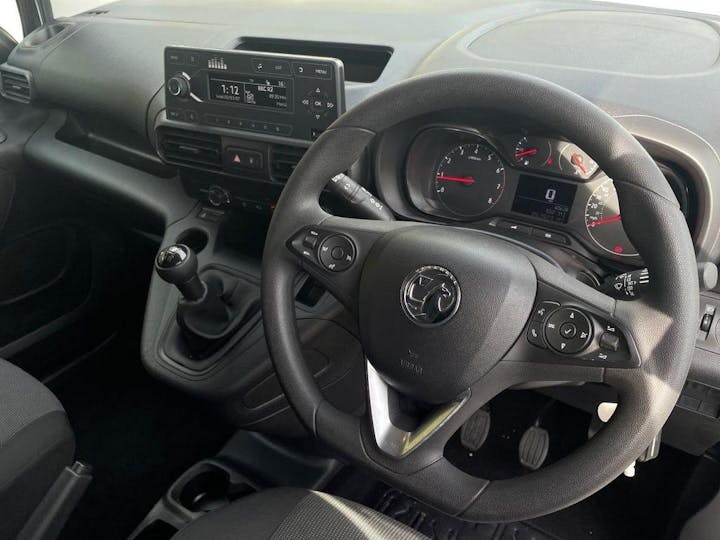 White Vauxhall Combo 1.5 Turbo D 2000 Dynamic L1 H1 Euro 6 4dr 2021