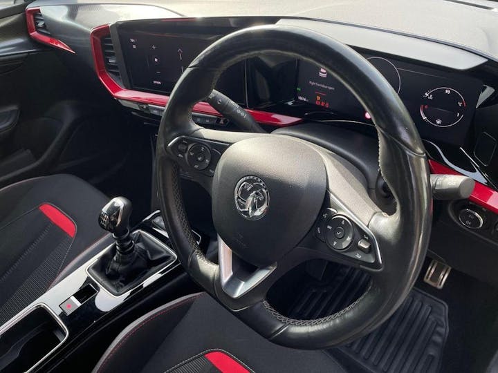 White Vauxhall Mokka 1.2 Turbo SRi Nav Premium Euro 6 (s/s) 5dr 2021