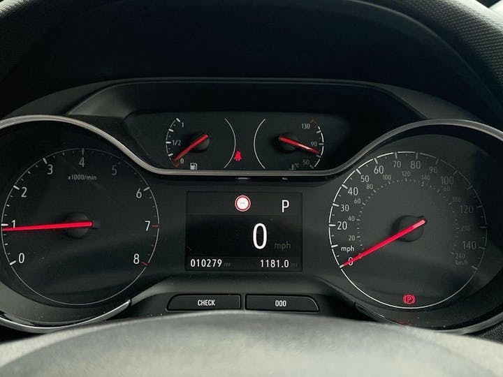 Red Vauxhall Crossland 1.2 Turbo Elite Nav Auto Euro 6 (s/s) 5dr 2021