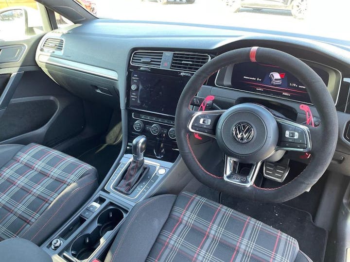 White Volkswagen Golf 2.0 TSI GTi Performance DSG Euro 6 (s/s) 5dr 2019