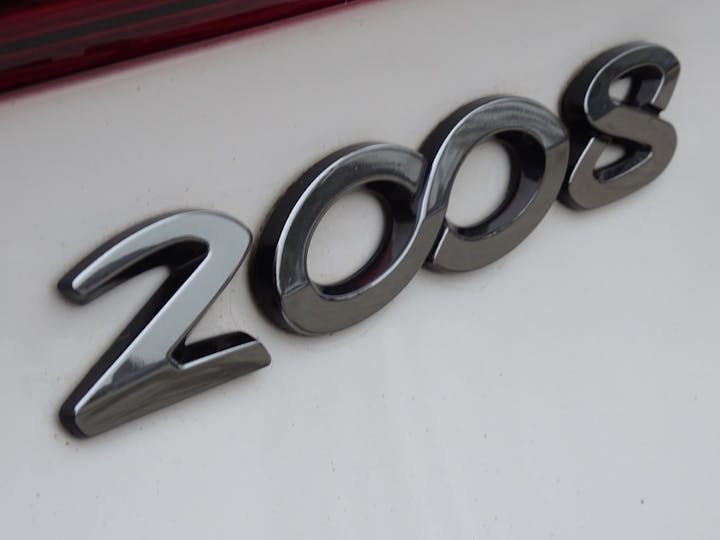White Peugeot 2008 S/S GT Line 2018