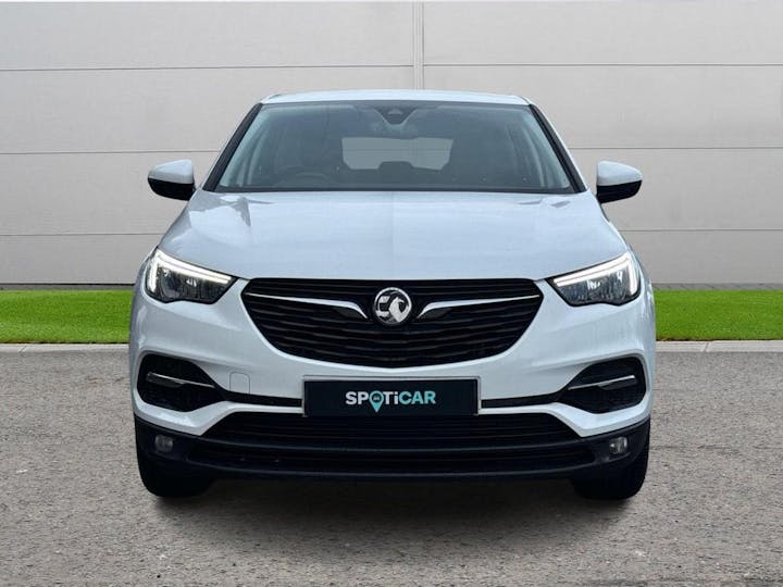 White Vauxhall Grandland X 1.2 Turbo SE Euro 6 (s/s) 5dr 2018