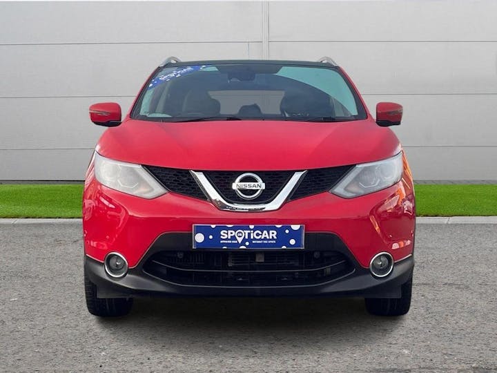 Red Nissan Qashqai 1.2 Dig-t Tekna Xtron 2wd Euro 6 (s/s) 5dr 2016