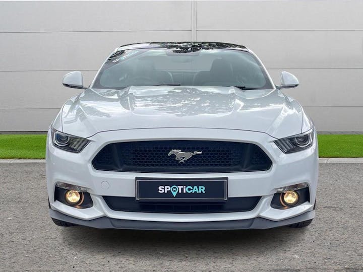 White Ford Mustang 5.0 V8 GT Fastback Euro 6 2dr 2018