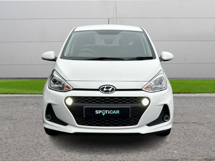 White Hyundai I10 1.0 Premium Euro 6 5dr 2018