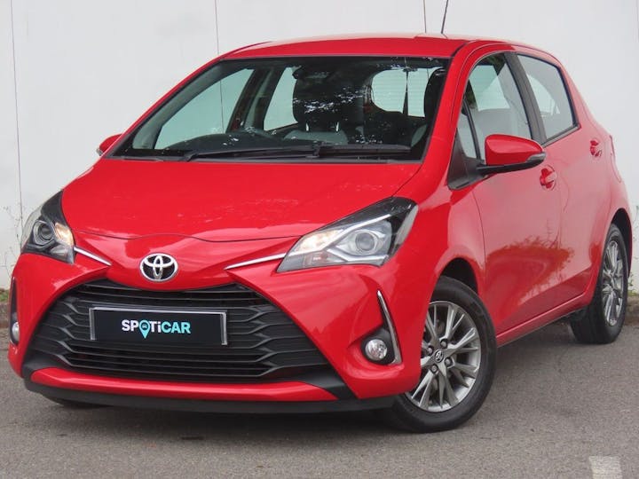 Red Toyota Yaris 1.5 VVT-i Icon Euro 6 5dr 2019