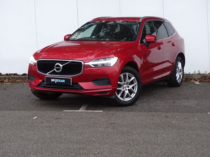 Red Volvo Xc60 D4 Momentum Awd 2019