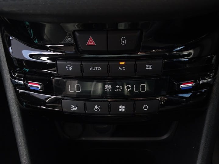Black Peugeot 2008 1.2 Puretech Allure Premium Euro 6 (s/s) 5dr 2019