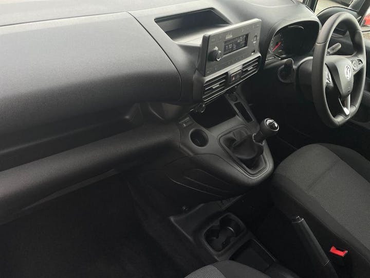 White Vauxhall Combo 1.5 Turbo D 2000 Dynamic L1 H1 Euro 6 4dr 2021