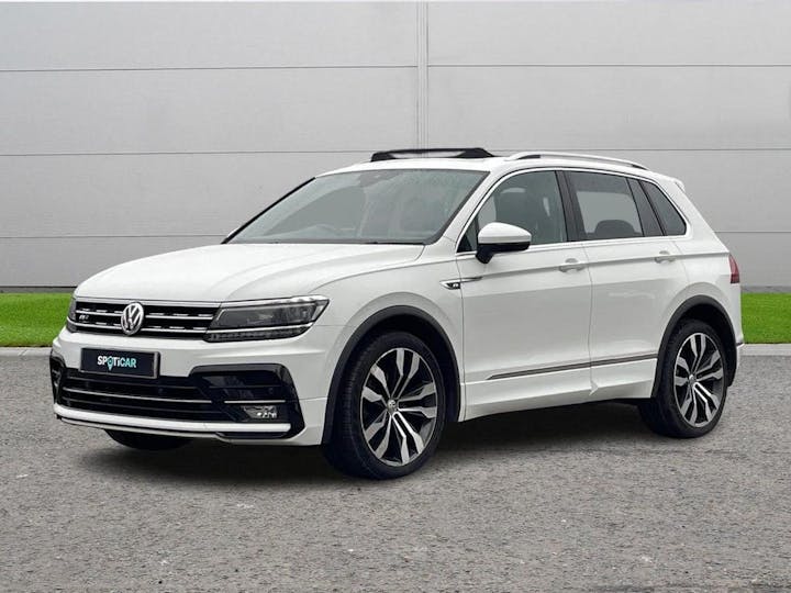 White Volkswagen Tiguan 2.0 TDI R-line DSG Euro 6 (s/s) 5dr 2018