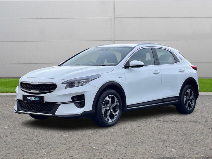 White Kia Xceed 1.0 T-gdi 2 Euro 6 (s/s) 5dr 2022