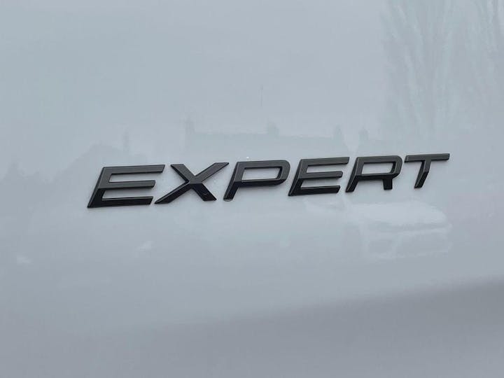 White Peugeot Expert 1.5 Bluehdi 1000 Professional Standard Panel Van MWB Euro 6 (s/s) 6dr 2024