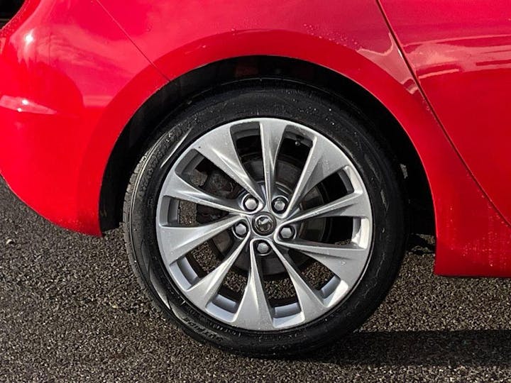 Red Vauxhall Astra 1.4i Design Euro 6 5dr 2016