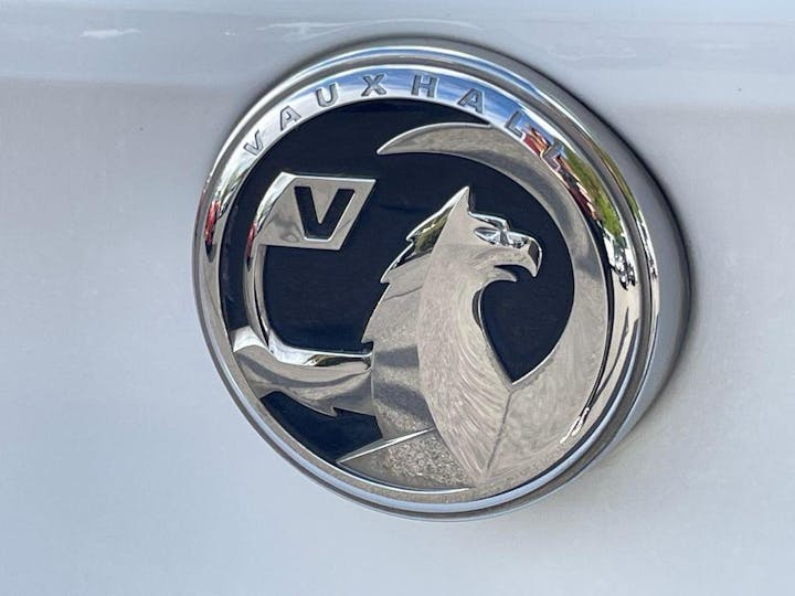 White Vauxhall Corsa 1.2 Turbo SE Auto Euro 6 (s/s) 5dr 2020