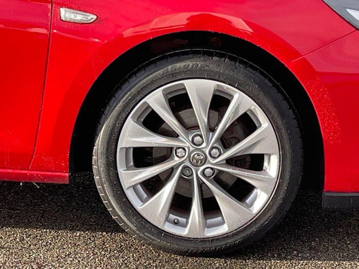 Red Vauxhall Astra 1.4i Design Euro 6 5dr 2016