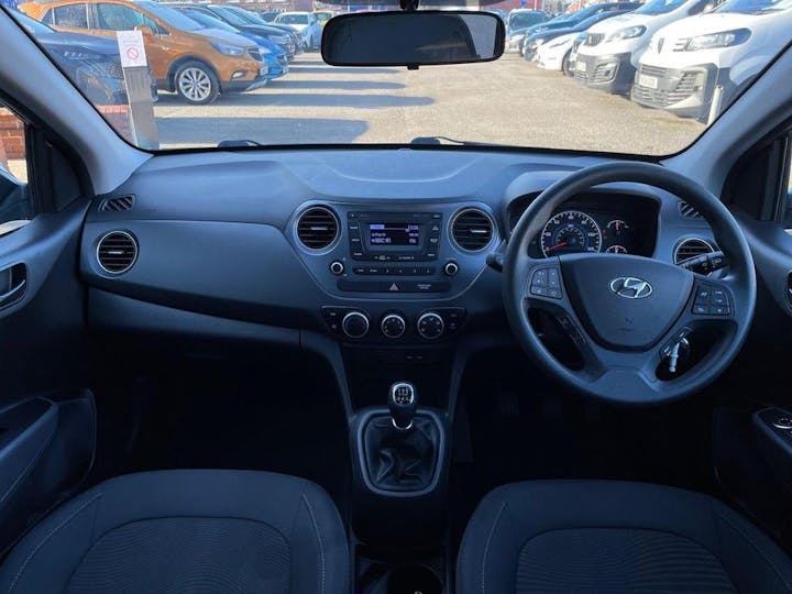 Black Hyundai I10 1.2 SE Euro 6 5dr 2018