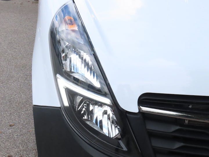 White Vauxhall Movano 2.3 CDTi 3500 Biturbo Edition FWD L3 Medium Roof Euro 6 5dr 2020