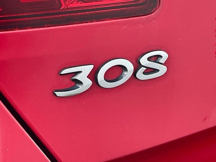 Red Peugeot 308 Puretech S/S Tech Edition 2019