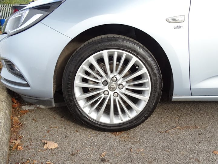 Silver Vauxhall Astra Elite Nav 2017