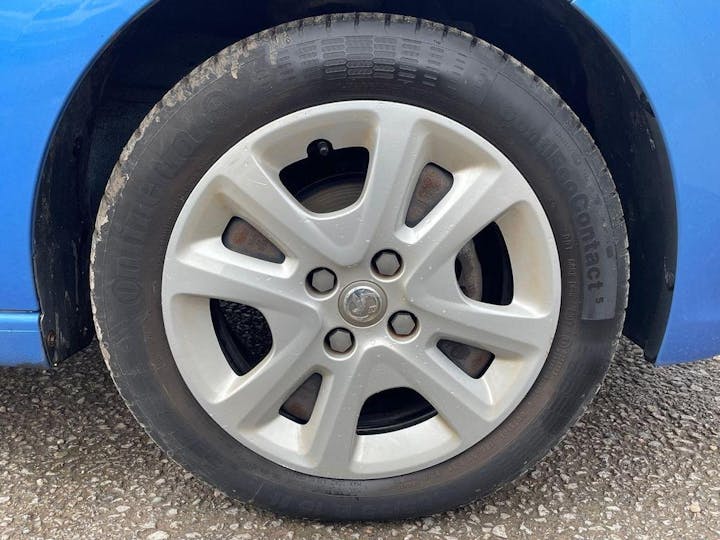 Blue Vauxhall Viva 1.0i SE Euro 6 5dr (a/c) 2018