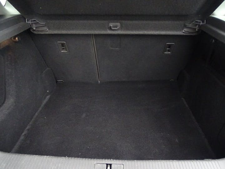Grey Vauxhall Astra 1.6 16V Exclusiv Auto Euro 5 5dr 2011