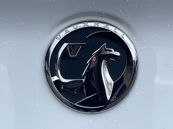 White Vauxhall Grandland X 1.2 Turbo Elite Nav Auto Euro 6 (s/s) 5dr 2021