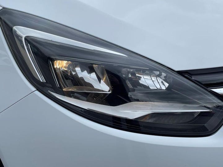 White Vauxhall Zafira Tourer 1.4i Turbo SRi Nav Euro 6 5dr 2017