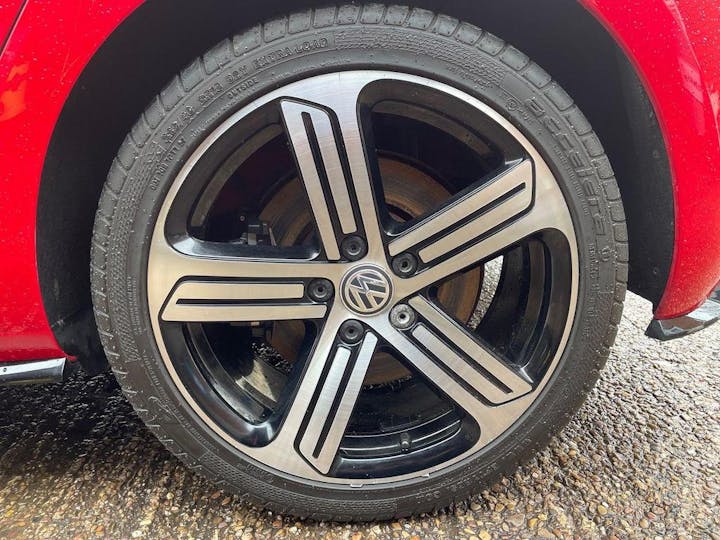 Red Volkswagen Golf 2.0 TSI Bluemotion Tech R DSG 4motion Euro 6 (s/s) 5dr 2017