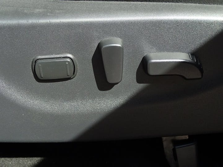 Grey Nissan Navara 2.3 DCi Tekna Double Cab Pickup 4dr Diesel Manual 4wd Euro 6 (s/s) (190 Ps) 2018