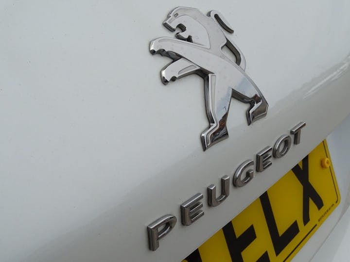 White Peugeot 308 1.5 Bluehdi GT Line Eat Euro 6 (s/s) 5dr 2018