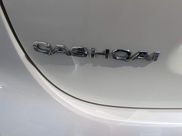 White Nissan Qashqai 1.3 Dig-t Acenta Premium Dct Auto Euro 6 (s/s) 5dr 2019