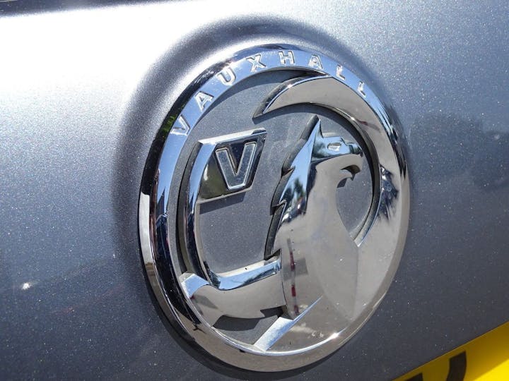 Grey Vauxhall Crossland X 1.2 Turbo Ecotec Gpf SE Euro 6 (s/s) 5dr 2018