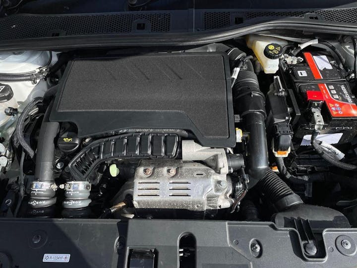 White Vauxhall Corsa 1.2 Turbo SE Auto Euro 6 (s/s) 5dr 2020