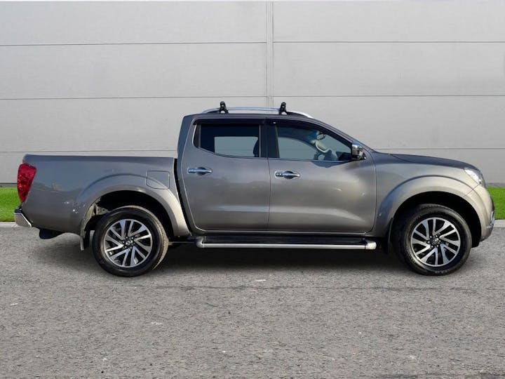 Grey Nissan Navara 2.3 DCi Tekna 4wd Euro 6 (s/s) 4dr 2018