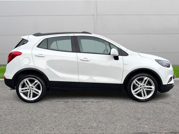 White Vauxhall Mokka X 1.6i Design Nav Euro 6 (s/s) 5dr 2017