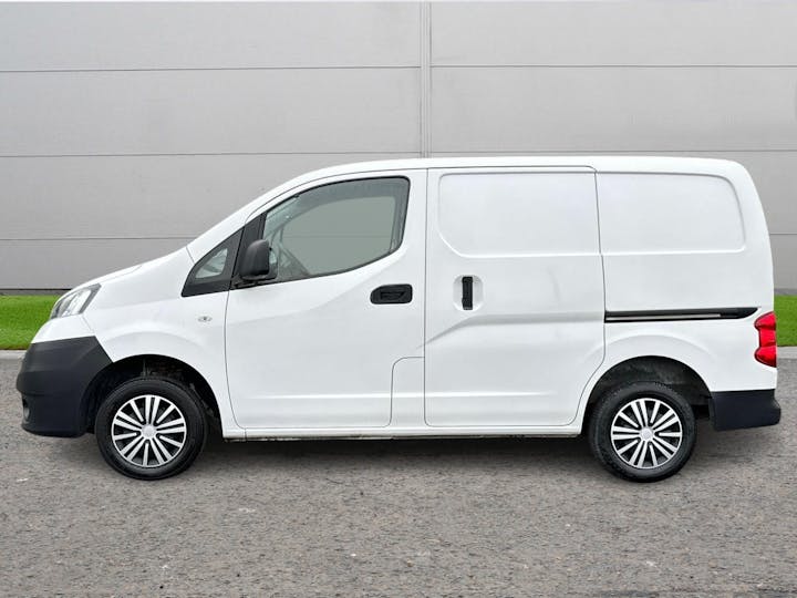 White Nissan Nv200 1.5 DCi Acenta SWB Euro 6 6dr 2018