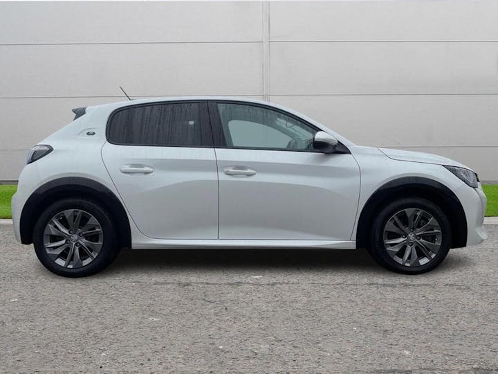 White Peugeot E 208 50kwh Allure Premium Auto 5dr 2021