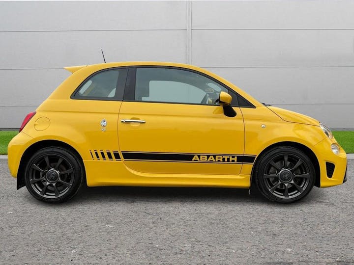 Yellow Abarth 595 1.4 T-jet 70th Euro 6 3dr 2019